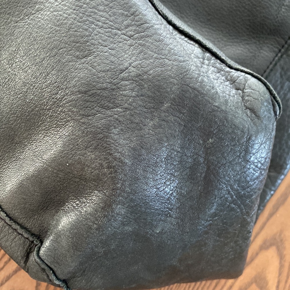 ⚡️SALE! Velvet by Graham & Spencer Leather Tote in Black - Picture 5 of 6